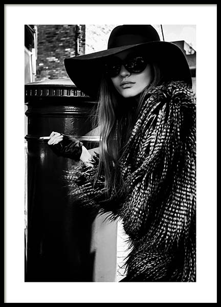 Lady In The Hat Poster in the group Prints / Black & white at Desenio AB (10163)